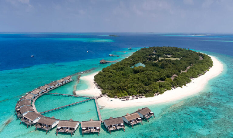 beach island maldives